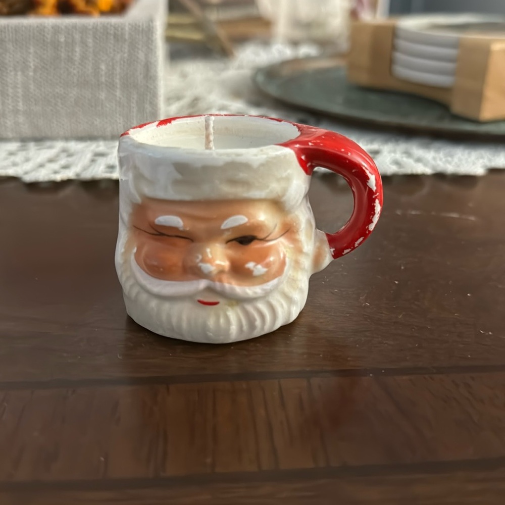 Mini vintage Santa mug candle